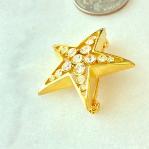 ⭐️Pretty Pave Star Brooch Pin⭐️